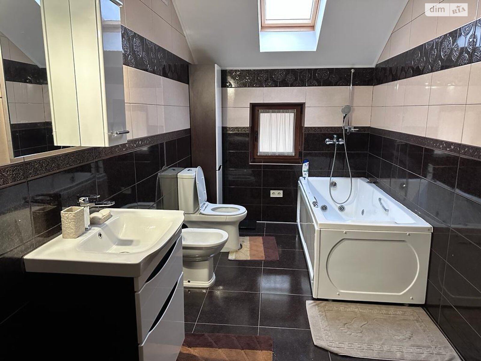 двухэтажный дом с отоплением, 243 кв. м, кирпич. Продажа в Полянице фото 1 двухэтажный дом с отоплением, 243 кв. м, кирпич. Продажа в Полянице фото 1
