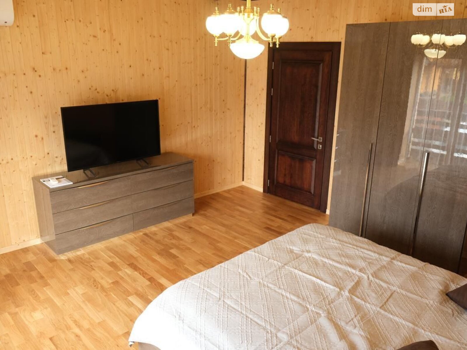 двоповерховий будинок з опаленням, 350 кв. м, цегла. Продаж у Поляниця фото 1 двоповерховий будинок з опаленням, 350 кв. м, цегла. Продаж у Поляниця фото 1