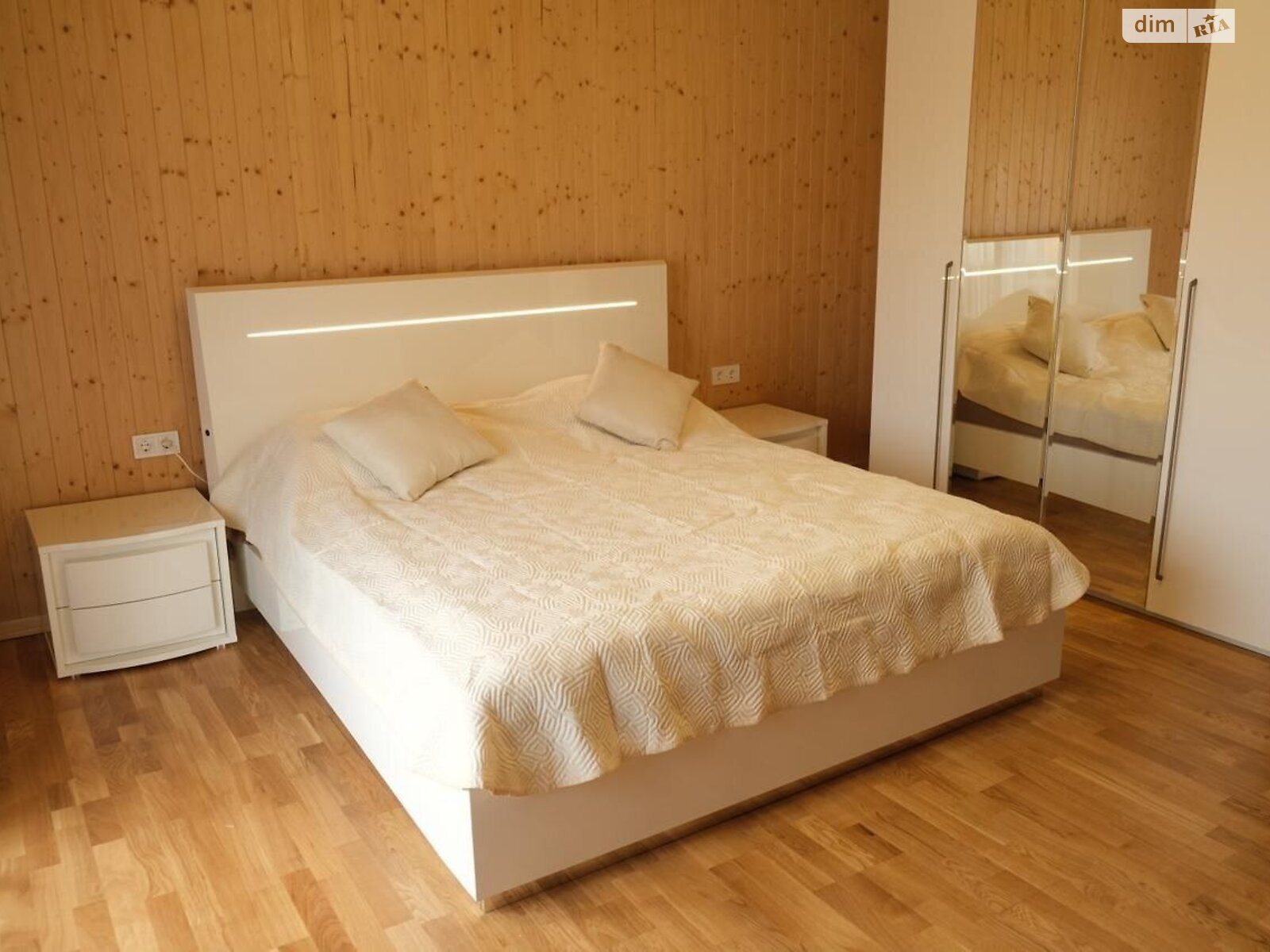 двоповерховий будинок з опаленням, 350 кв. м, цегла. Продаж у Поляниця фото 1 двоповерховий будинок з опаленням, 350 кв. м, цегла. Продаж у Поляниця фото 1