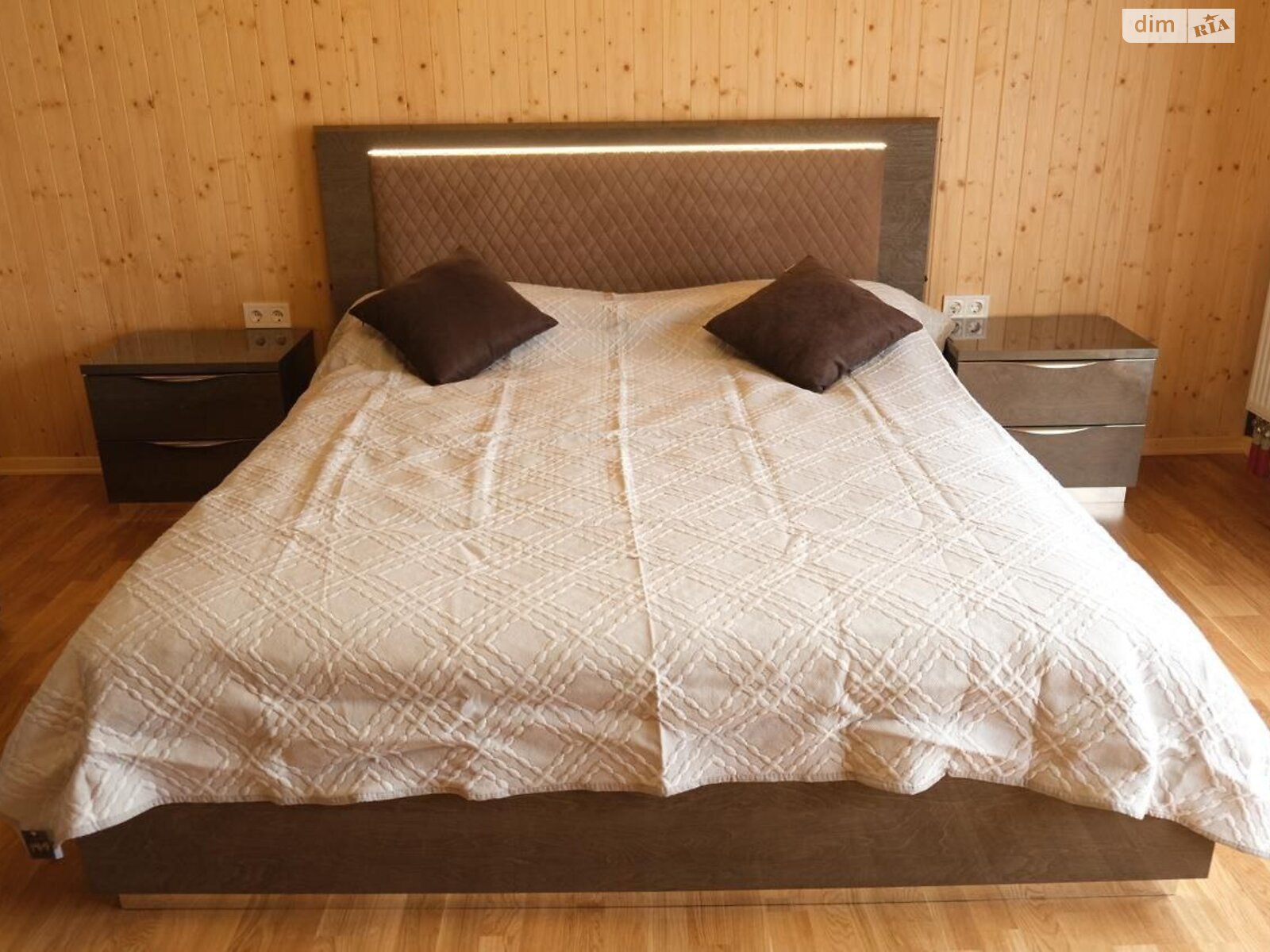 двоповерховий будинок з опаленням, 350 кв. м, цегла. Продаж у Поляниця фото 1 двоповерховий будинок з опаленням, 350 кв. м, цегла. Продаж у Поляниця фото 1