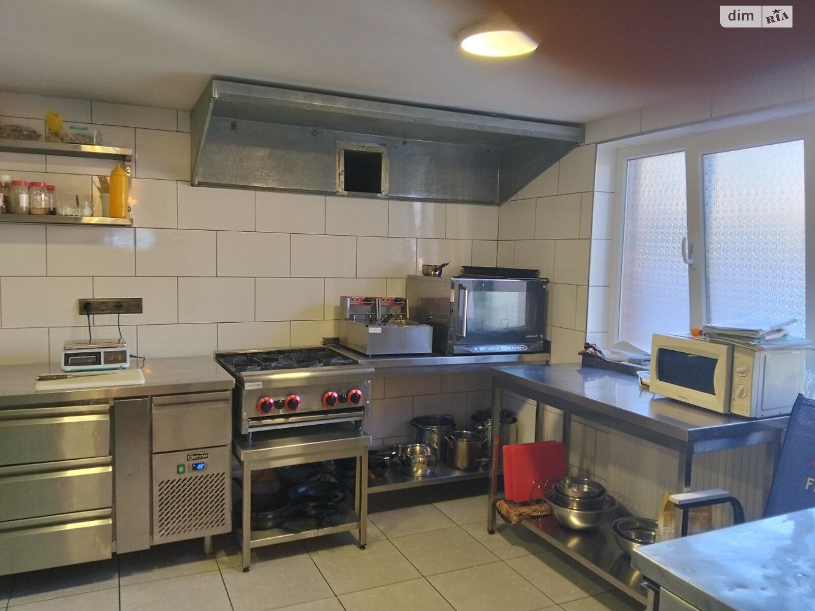 чотириповерховий будинок з ремонтом, 497 кв. м, газобетон. Продаж у Поляниця фото 1