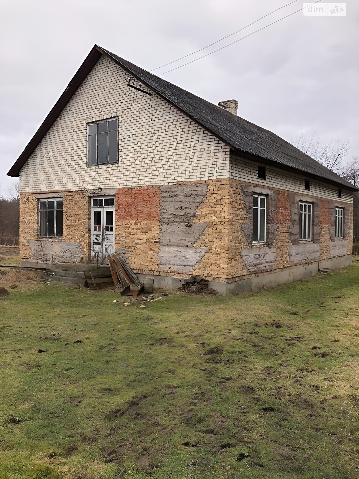 одноэтажный дом, 100 кв. м, дерево и кирпич. Продажа в Потеличе фото 1 одноэтажный дом, 100 кв. м, дерево и кирпич. Продажа в Потеличе фото 1