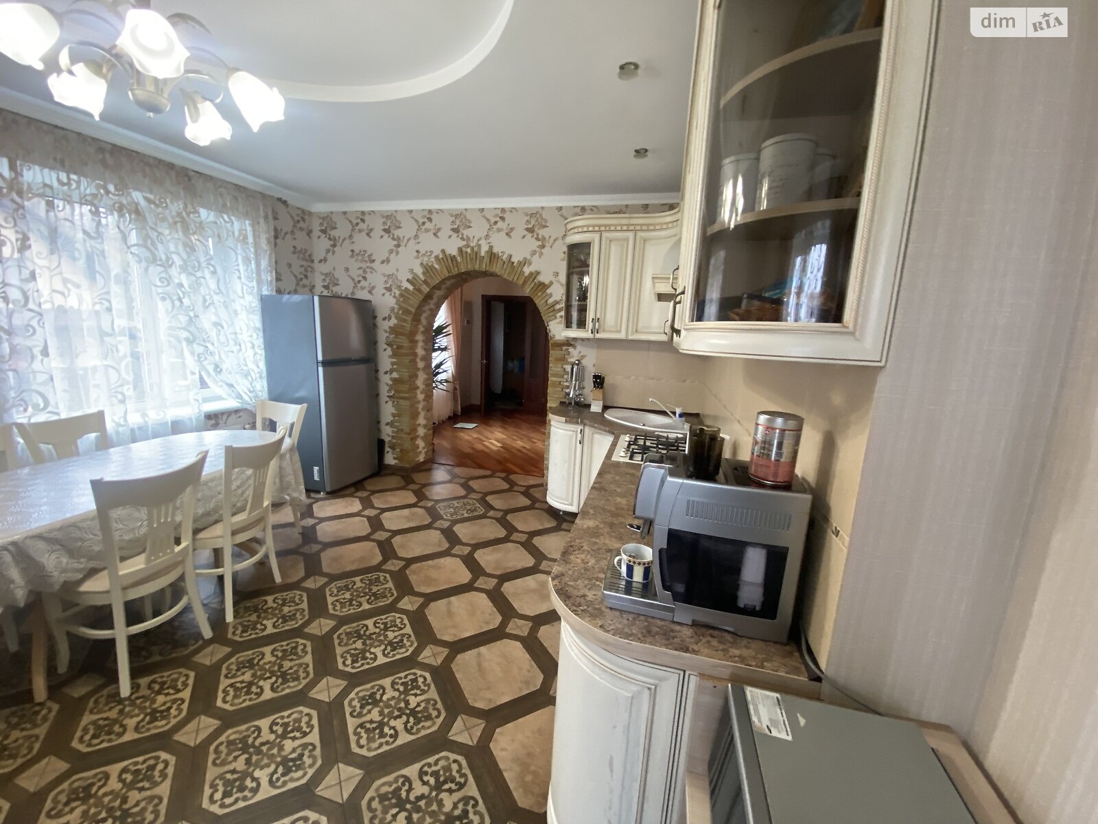 двухэтажный дом с верандой, 200 кв. м, кирпич. Продажа в Прибужскому фото 1