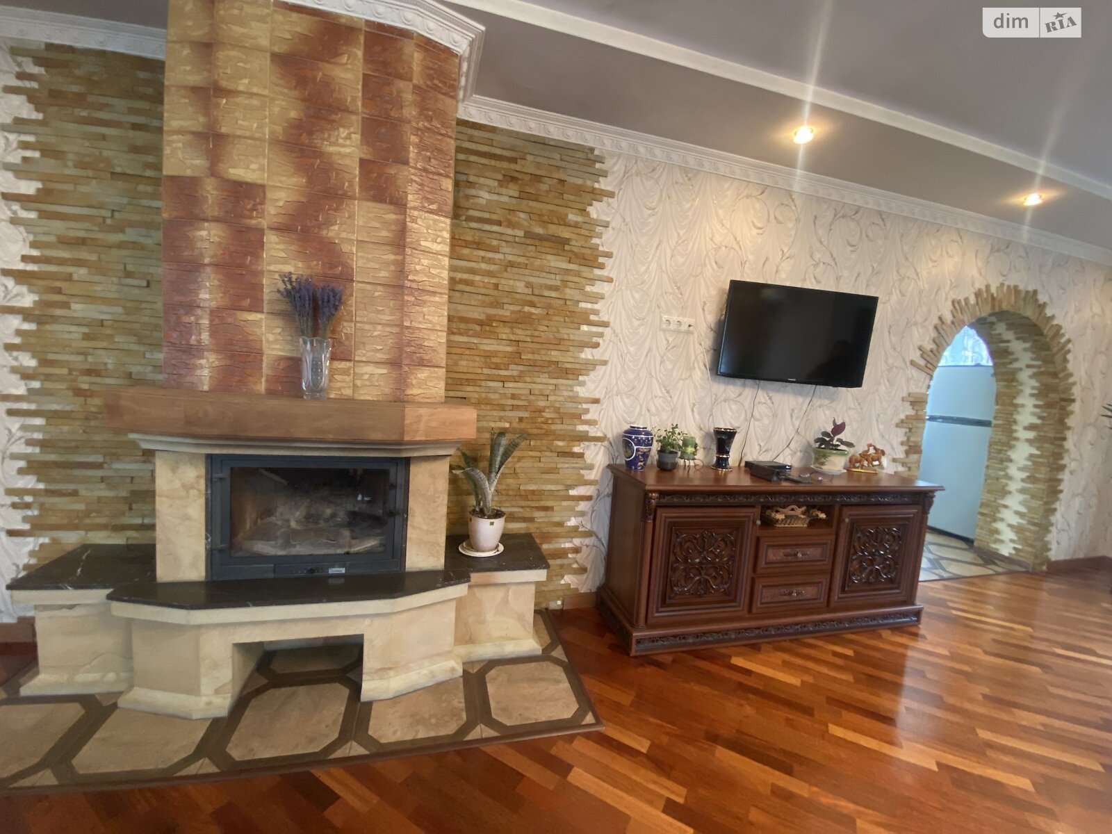 двухэтажный дом с верандой, 200 кв. м, кирпич. Продажа в Прибужскому фото 1