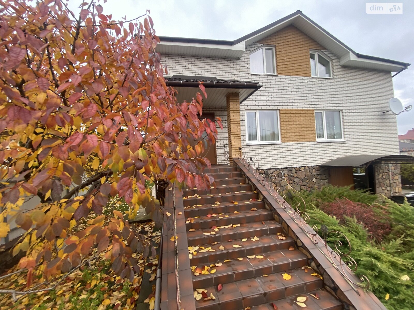 двухэтажный дом с верандой, 200 кв. м, кирпич. Продажа в Прибужскому фото 1