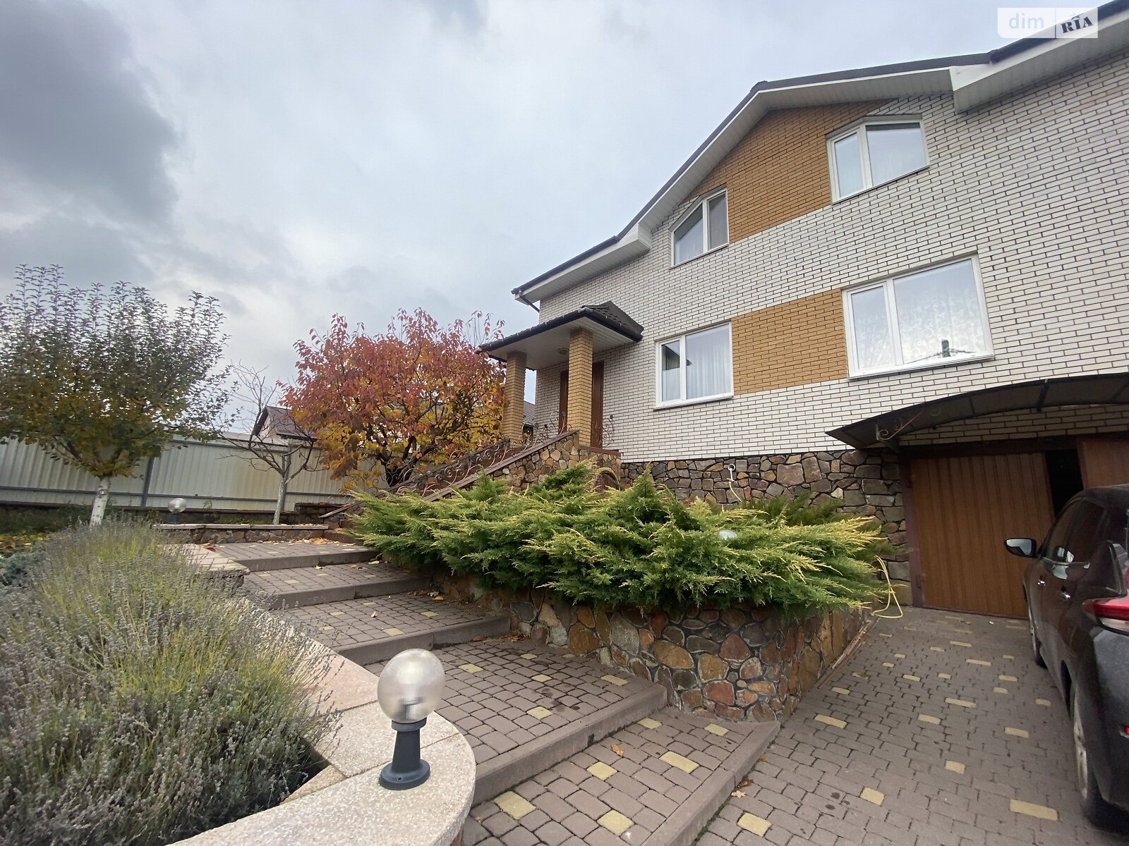 двухэтажный дом с верандой, 200 кв. м, кирпич. Продажа в Прибужскому фото 1