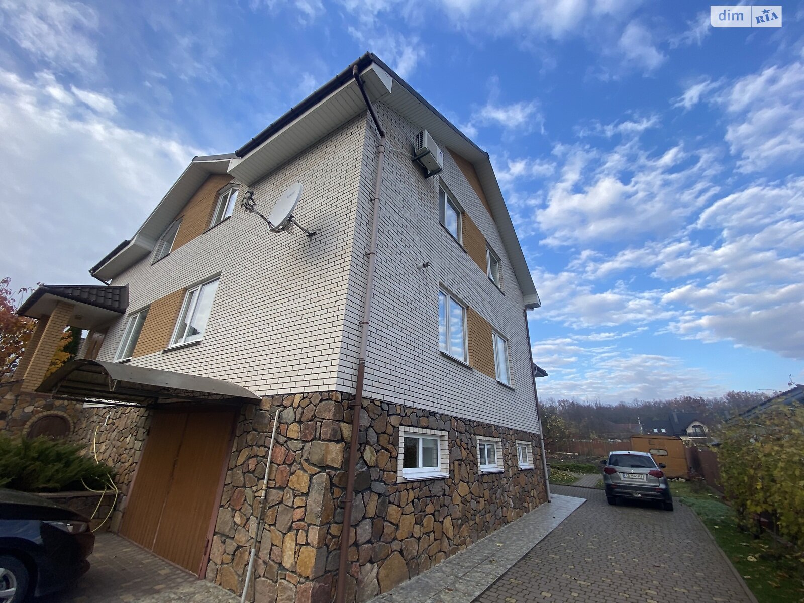 двухэтажный дом с верандой, 200 кв. м, кирпич. Продажа в Прибужскому фото 1