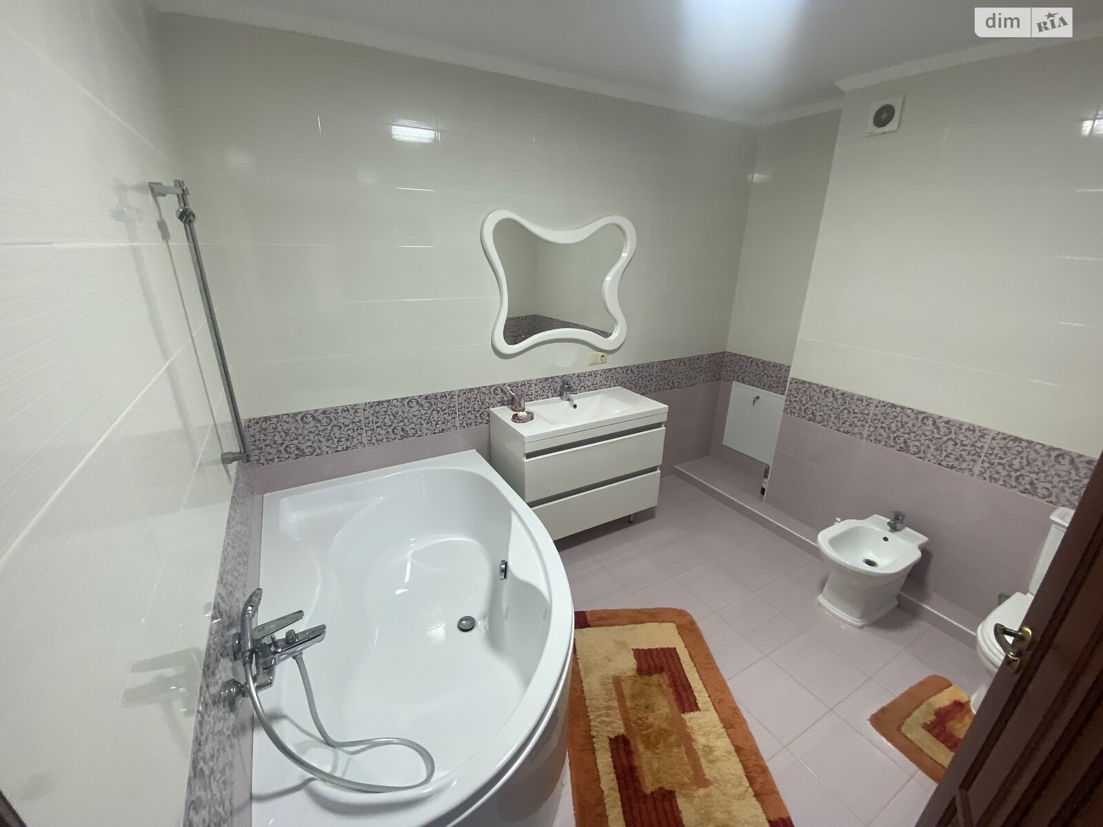 двухэтажный дом с верандой, 200 кв. м, кирпич. Продажа в Прибужскому фото 1