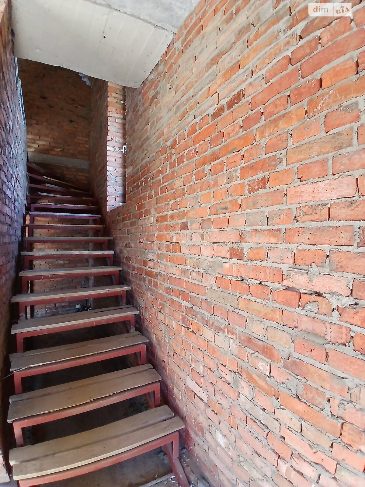 двухэтажный дом, 130 кв. м, кирпич. Продажа в Прибужскому фото 1