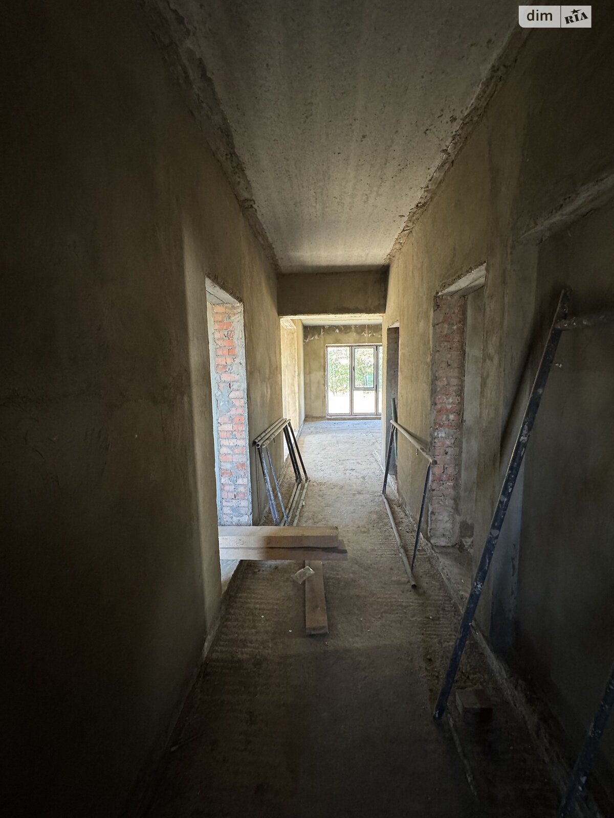 двухэтажный дом, 200 кв. м, кирпич. Продажа в Прибужскому фото 1