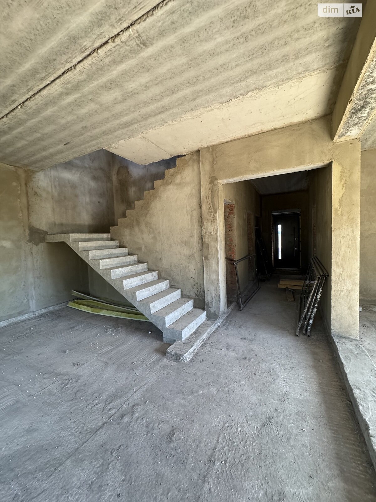 двухэтажный дом, 200 кв. м, кирпич. Продажа в Прибужскому фото 1