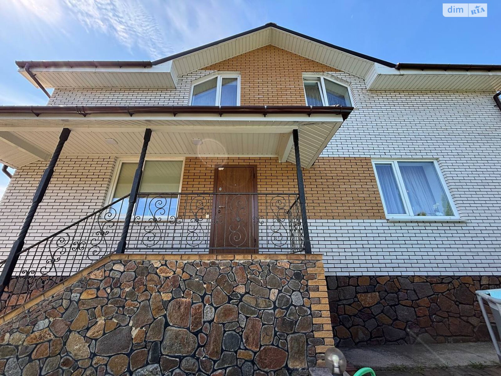 двоповерховий будинок з гаражем, 301.3 кв. м, кирпич. Продаж у Прибузькому фото 1