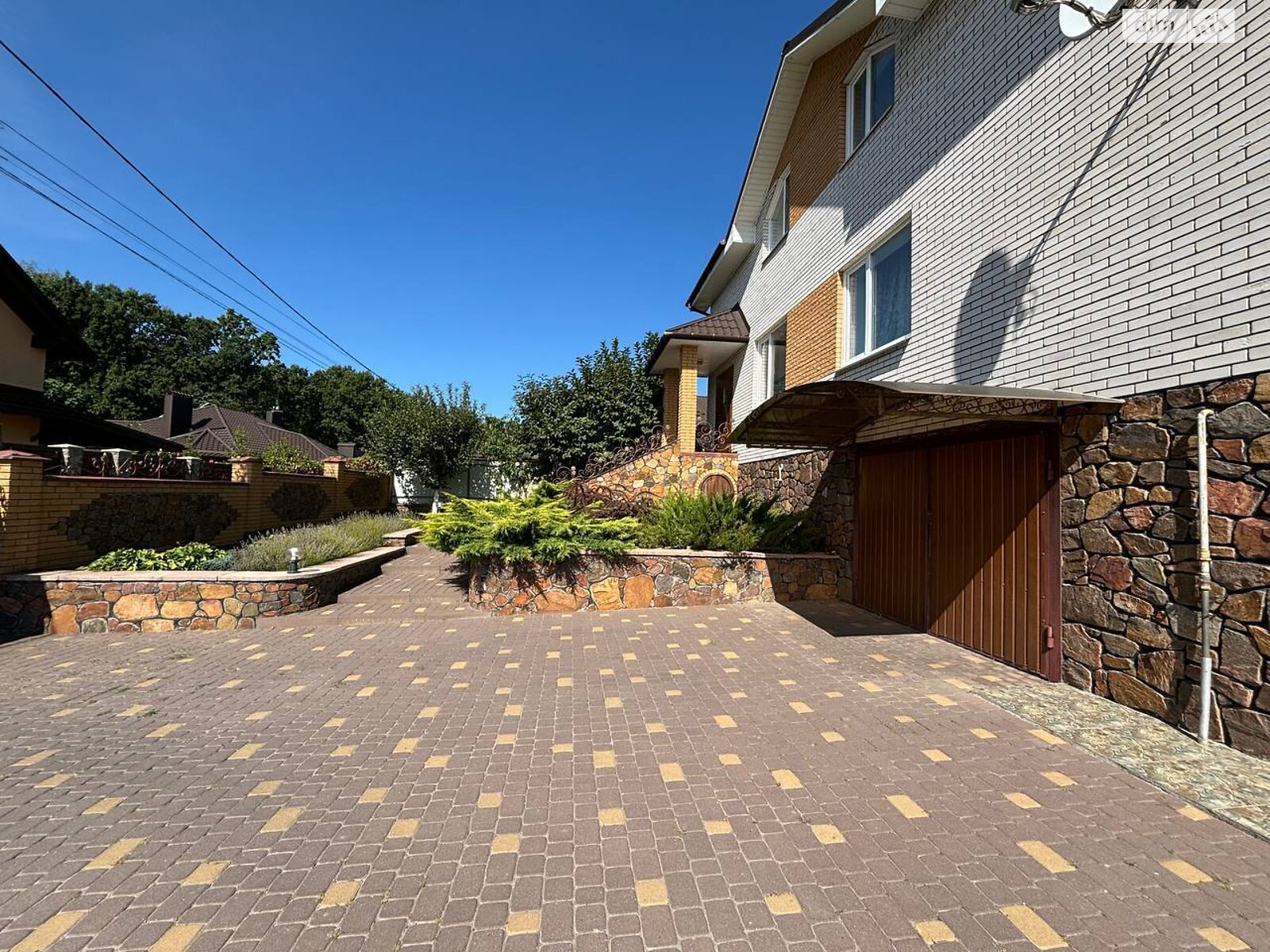 двоповерховий будинок з гаражем, 301.3 кв. м, кирпич. Продаж у Прибузькому фото 1