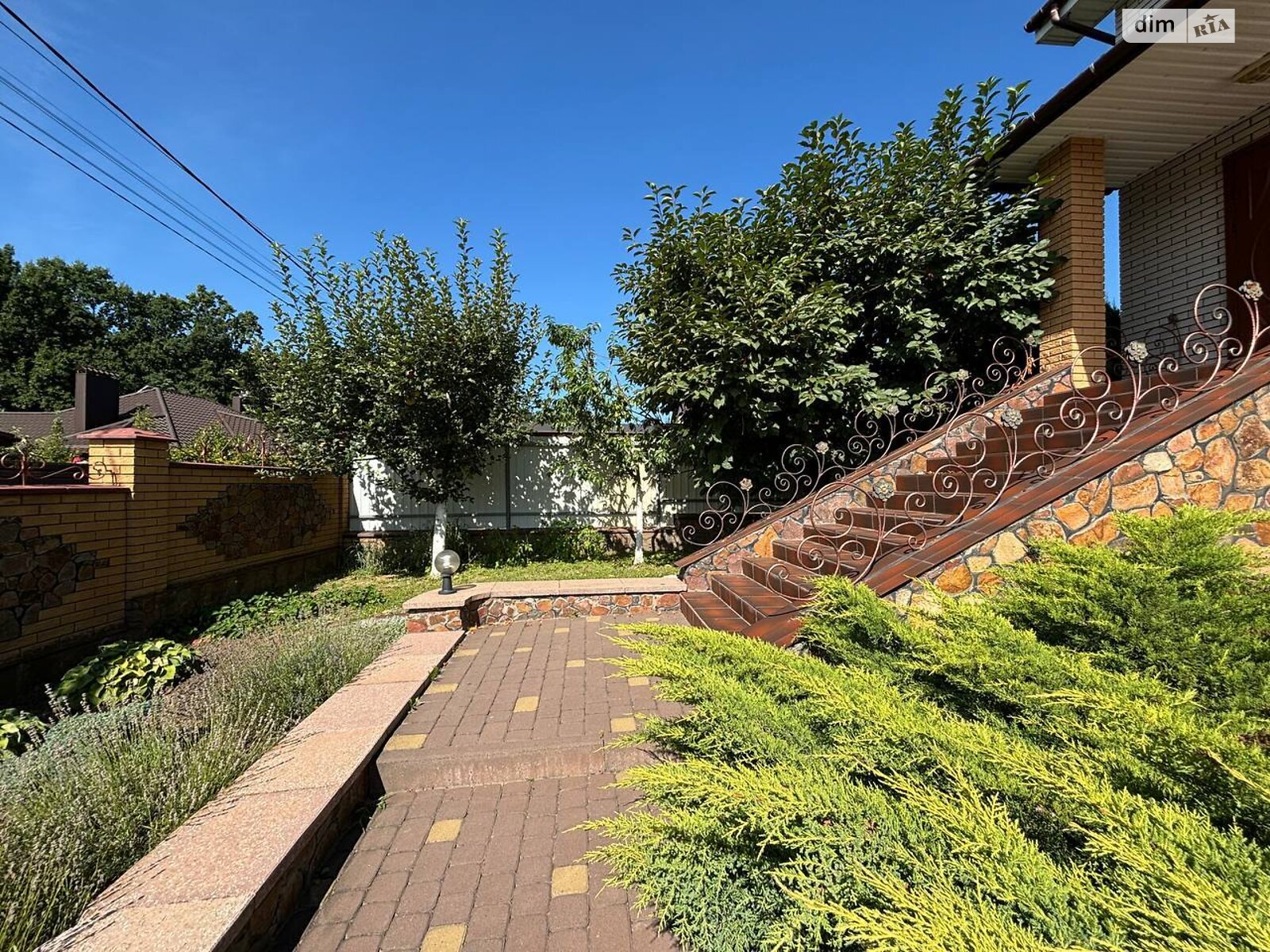 двоповерховий будинок з гаражем, 301.3 кв. м, кирпич. Продаж у Прибузькому фото 1