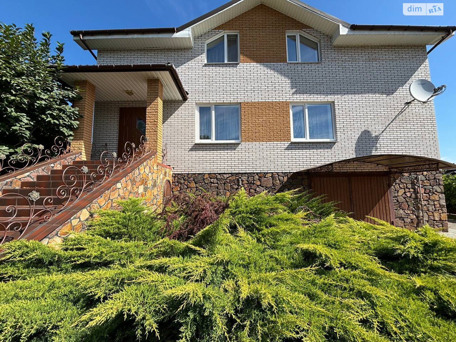 двоповерховий будинок з гаражем, 301.3 кв. м, кирпич. Продаж у Прибузькому фото 1