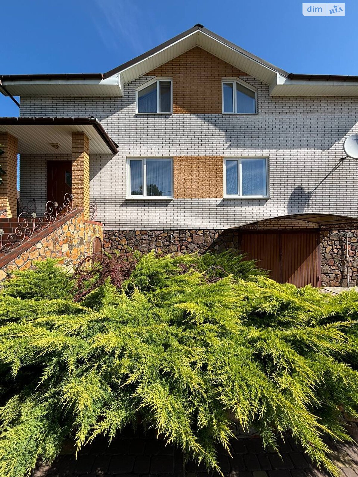 двоповерховий будинок з гаражем, 301.3 кв. м, кирпич. Продаж у Прибузькому фото 1