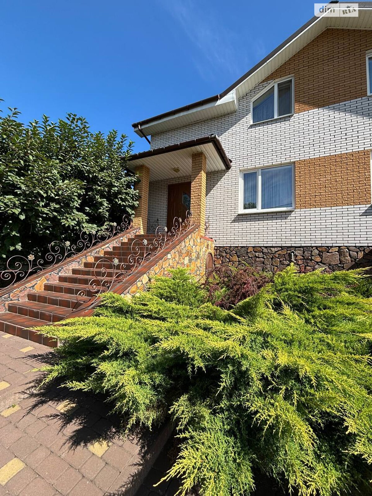 двоповерховий будинок з гаражем, 301.3 кв. м, кирпич. Продаж у Прибузькому фото 1