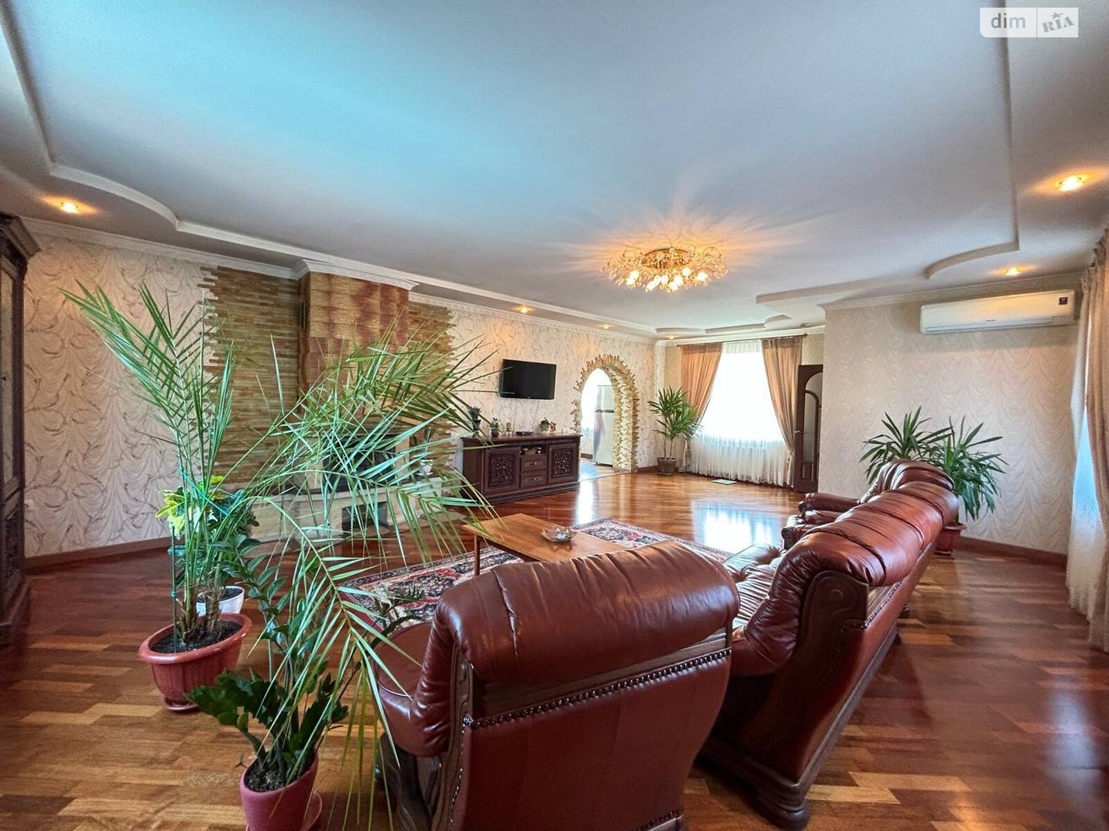 двоповерховий будинок з гаражем, 301.3 кв. м, кирпич. Продаж у Прибузькому фото 1