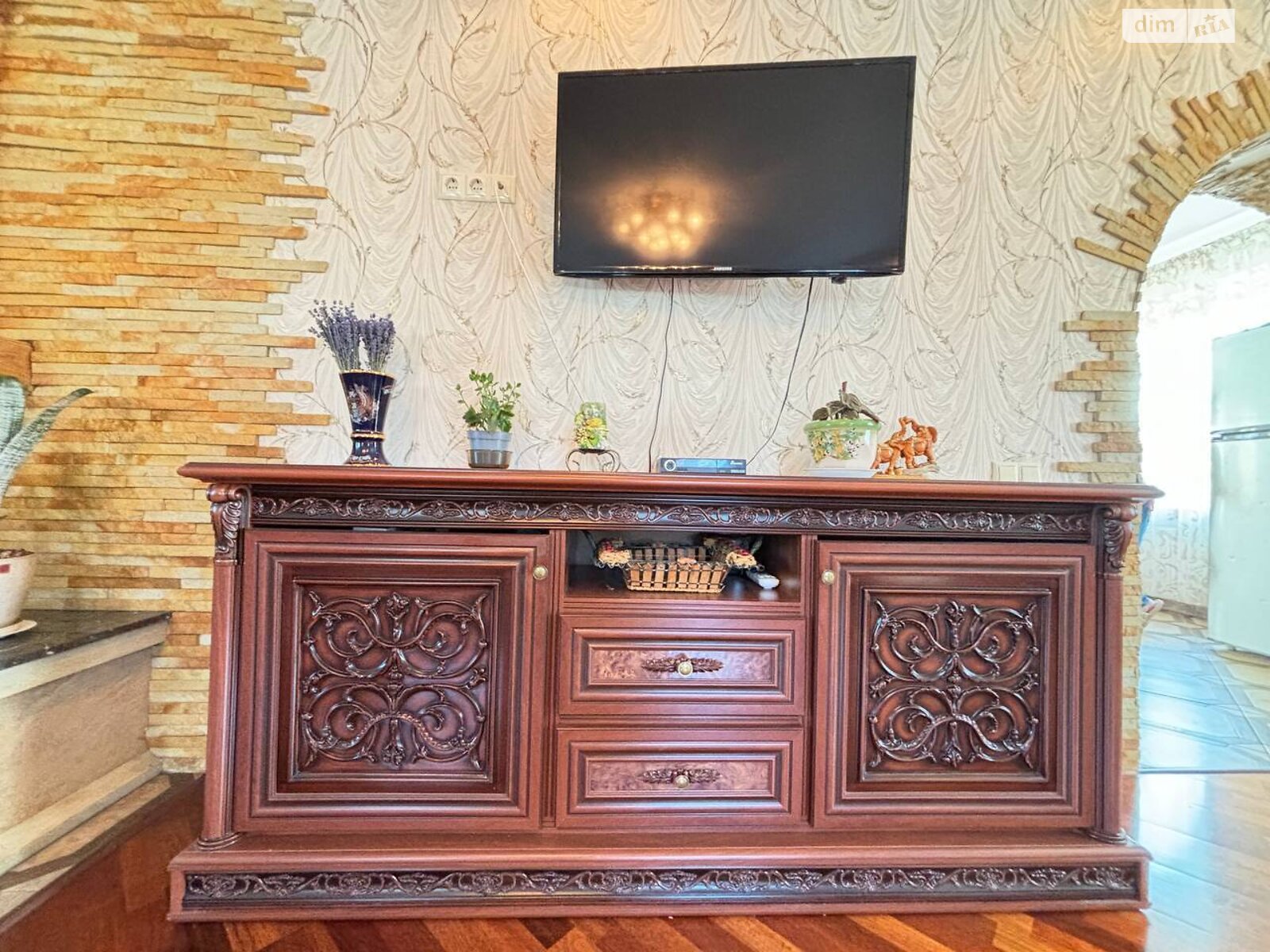 двоповерховий будинок з гаражем, 301.3 кв. м, кирпич. Продаж у Прибузькому фото 1