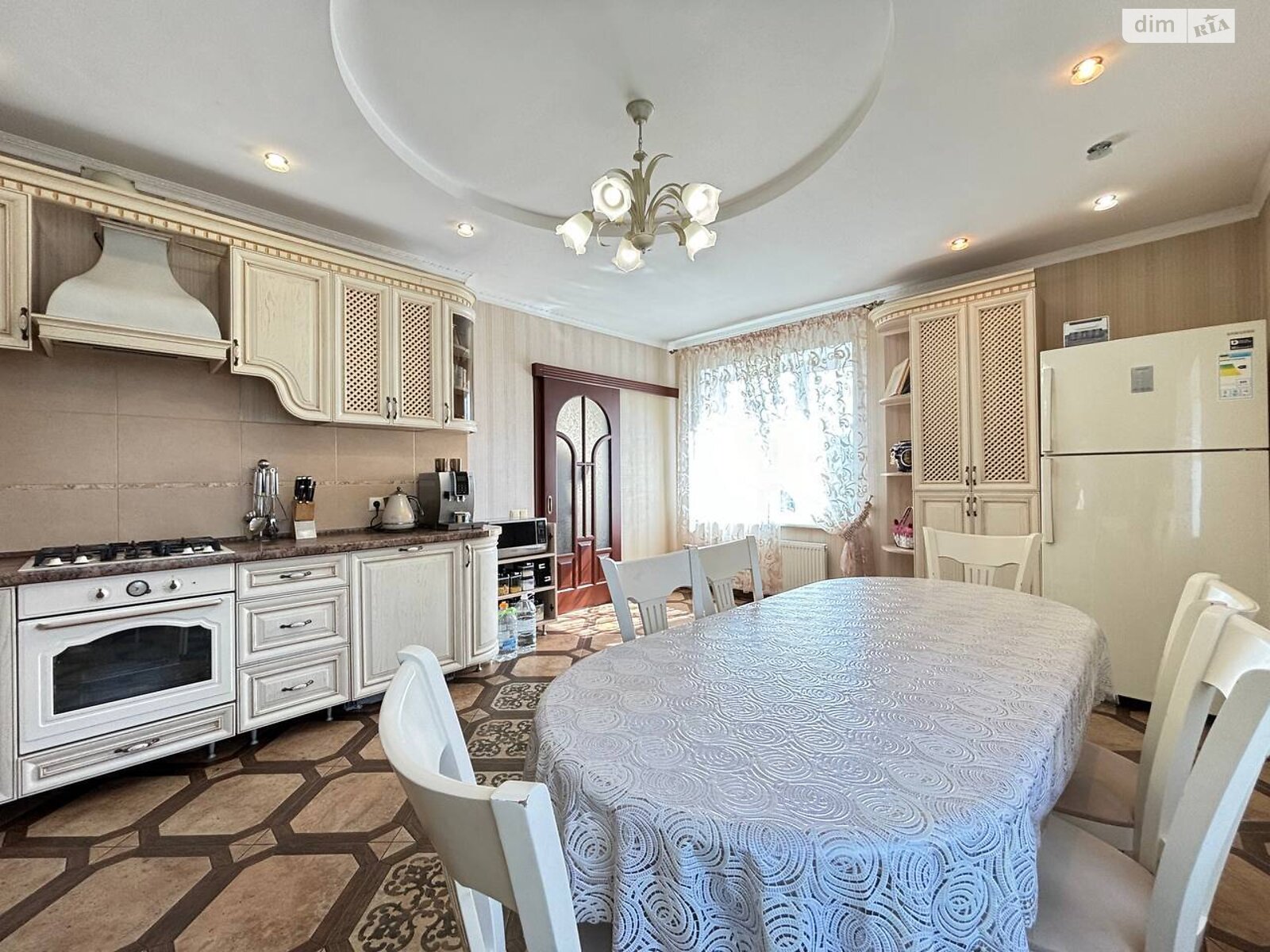 двоповерховий будинок з гаражем, 301.3 кв. м, кирпич. Продаж у Прибузькому фото 1