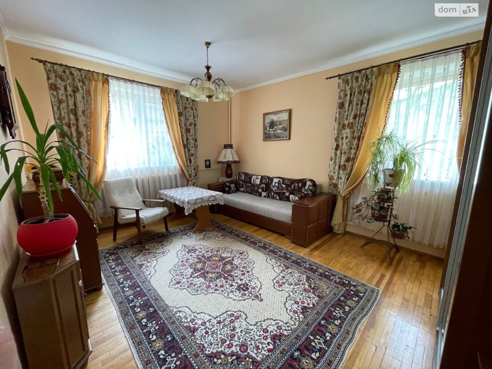 двухэтажный дом с ремонтом, 170 кв. м, кирпич. Продажа в Прибужскому фото 1