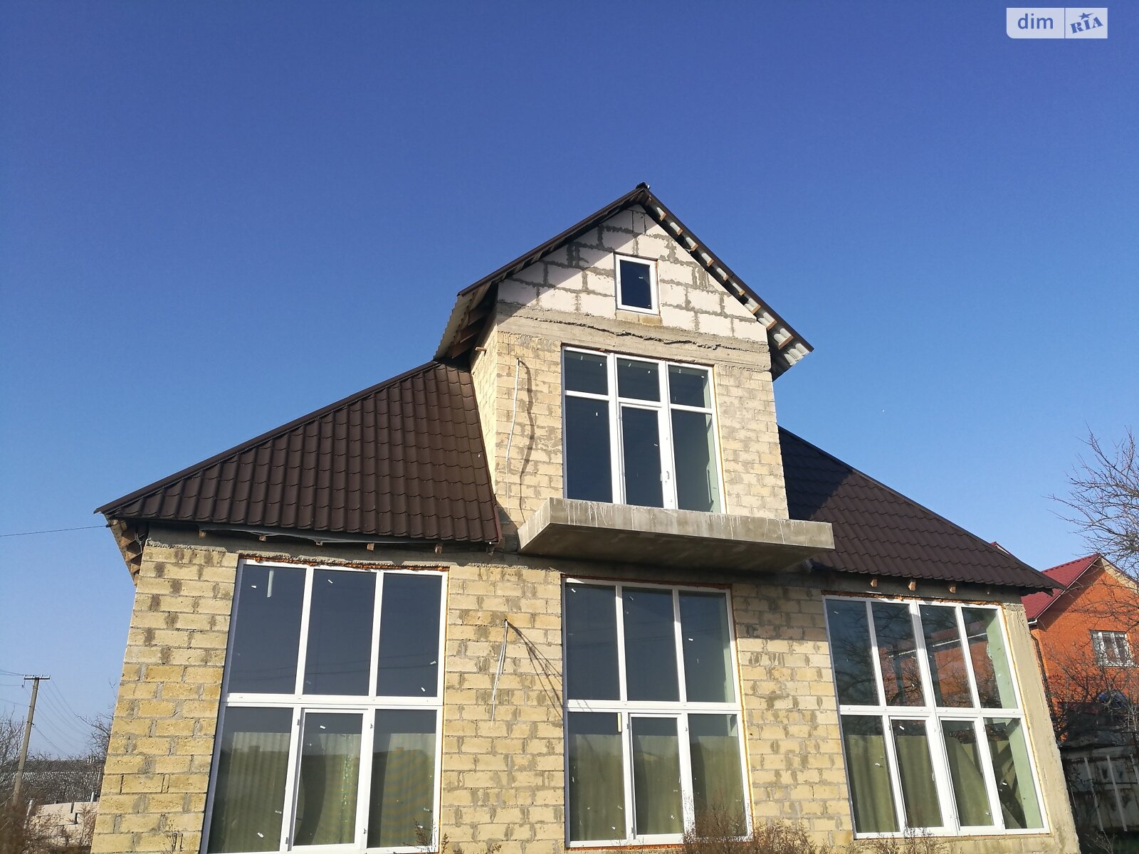 двухэтажный дом с балконом, 135 кв. м, шлакоблок. Продажа в Прилиманском фото 1