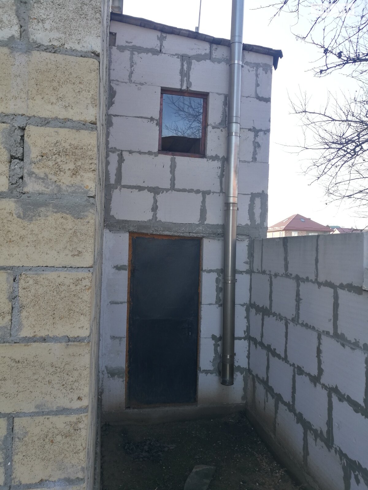 двухэтажный дом с балконом, 135 кв. м, шлакоблок. Продажа в Прилиманском фото 1