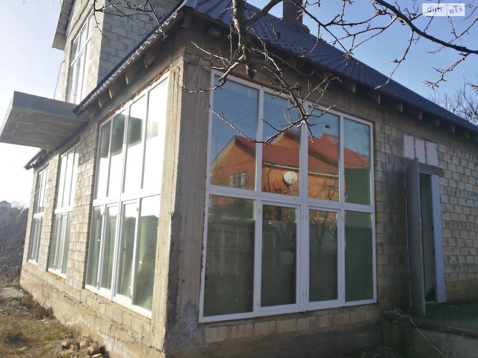 двухэтажный дом с балконом, 135 кв. м, шлакоблок. Продажа в Прилиманском фото 1