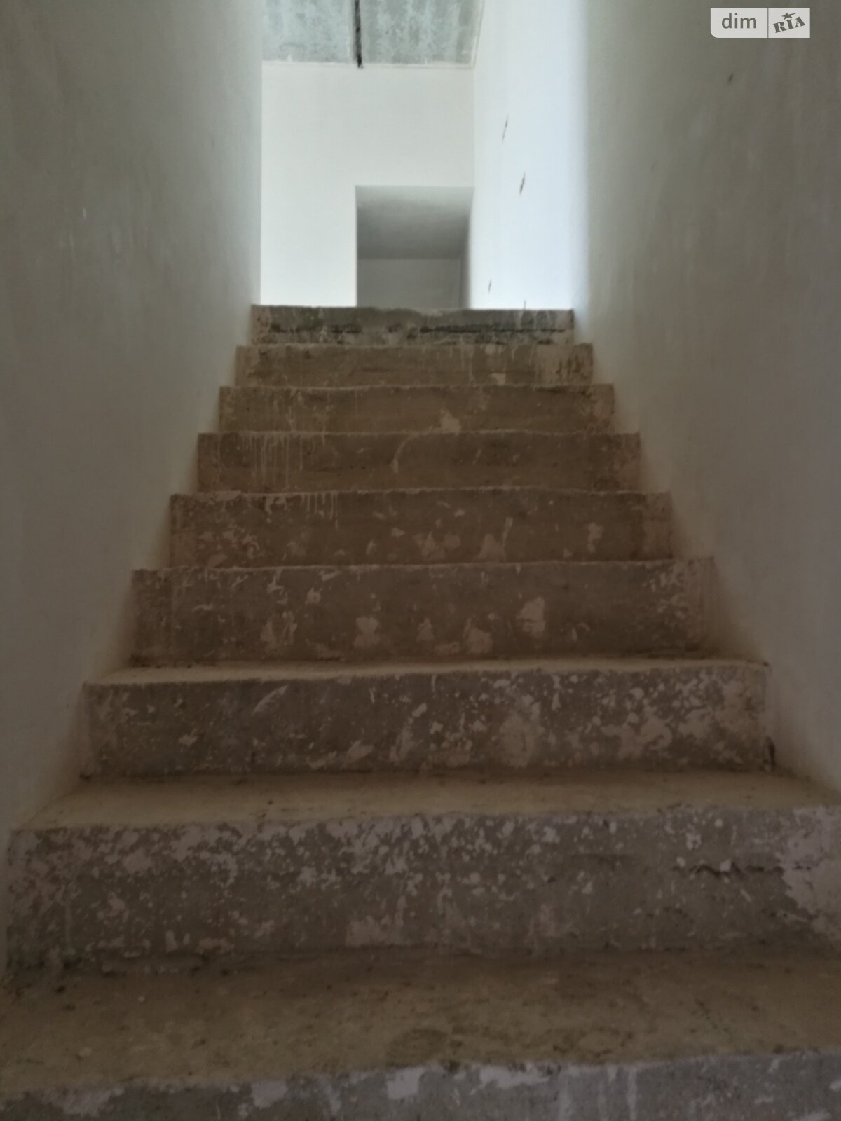 двухэтажный дом с балконом, 135 кв. м, шлакоблок. Продажа в Прилиманском фото 1