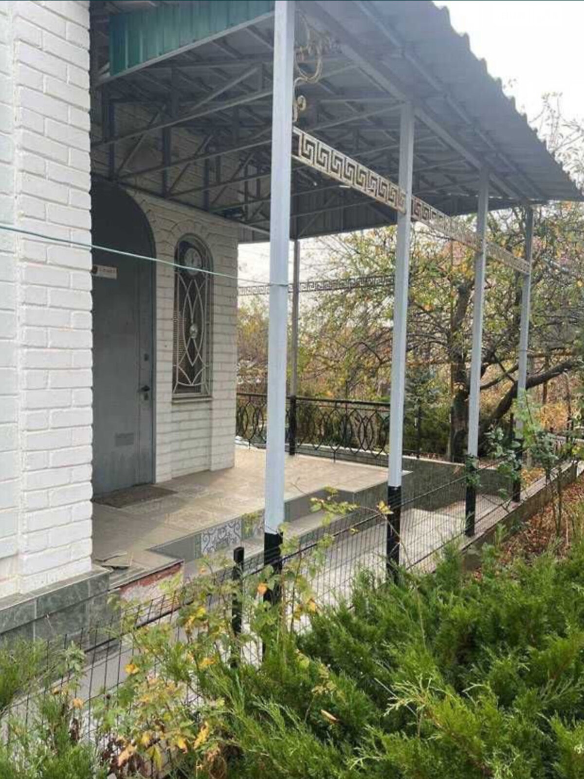 трехэтажный дом, 245 кв. м, кирпич силикатный. Продажа в Прилиманском фото 1 трехэтажный дом, 245 кв. м, кирпич силикатный. Продажа в Прилиманском фото 1