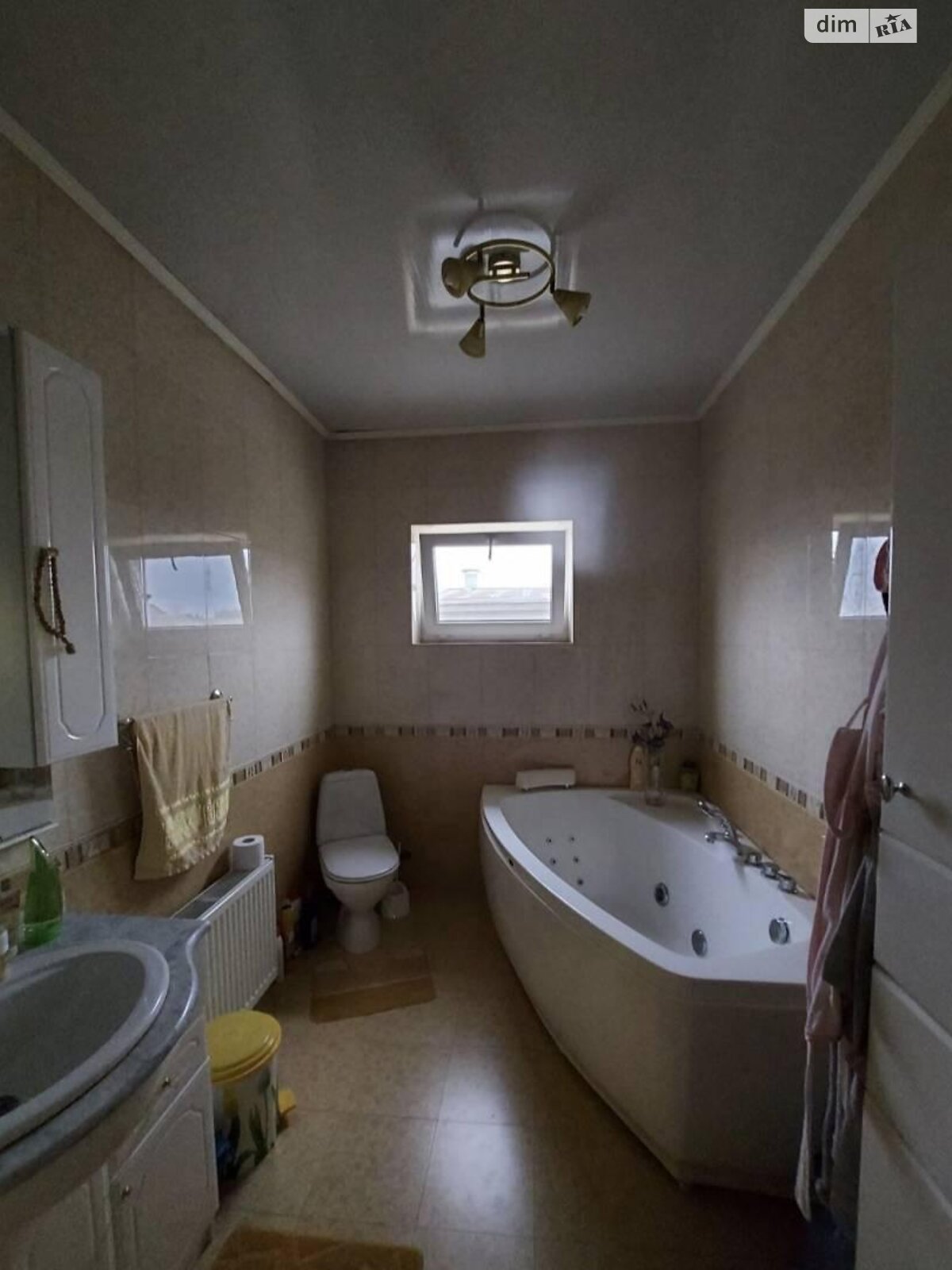 четырехэтажный дом, 200 кв. м, кирпич. Продажа в Прилиманском фото 1