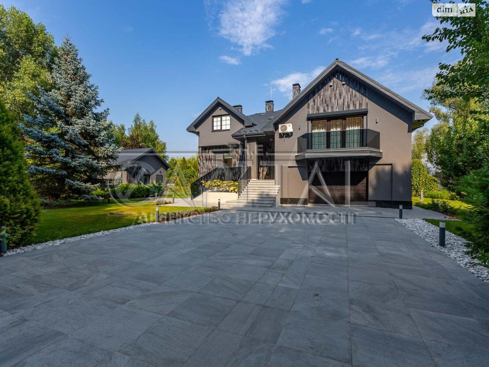триповерховий будинок з гаражем, 299.6 кв. м, цегла. Продаж у Воронівці фото 1 триповерховий будинок з гаражем, 299.6 кв. м, цегла. Продаж у Воронівці фото 1