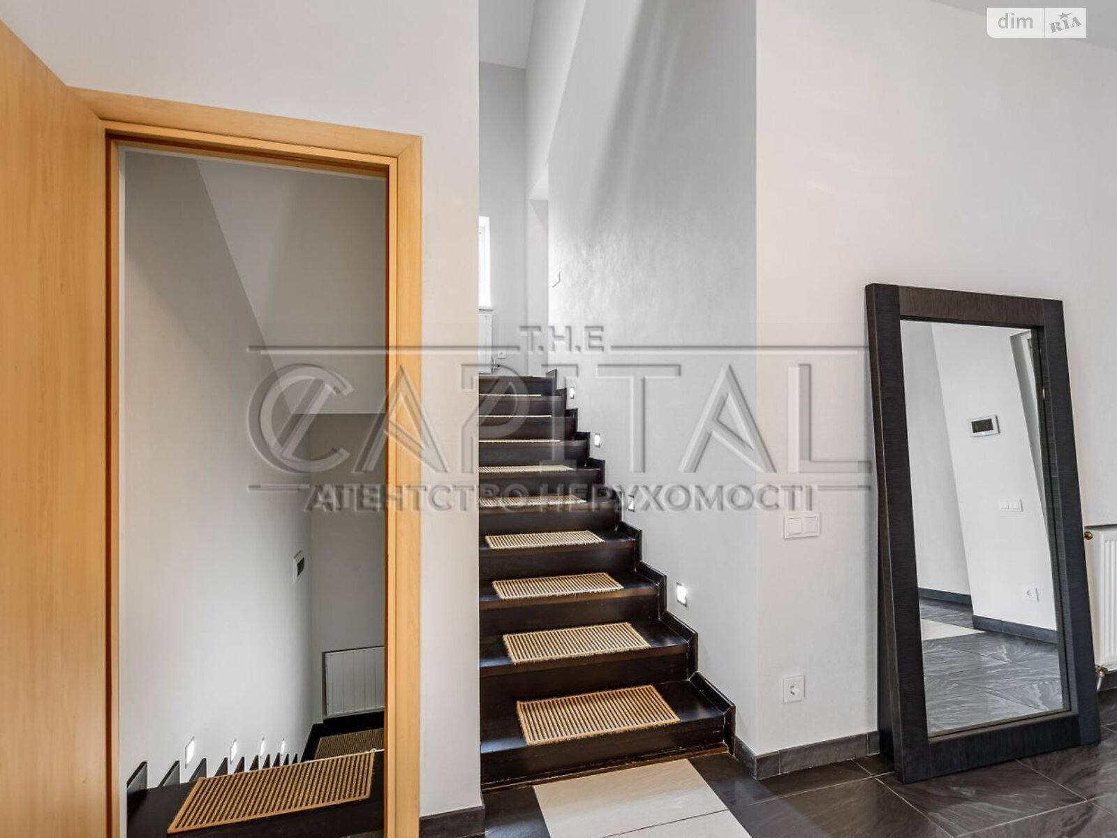 триповерховий будинок з гаражем, 299.6 кв. м, цегла. Продаж у Воронівці фото 1 триповерховий будинок з гаражем, 299.6 кв. м, цегла. Продаж у Воронівці фото 1