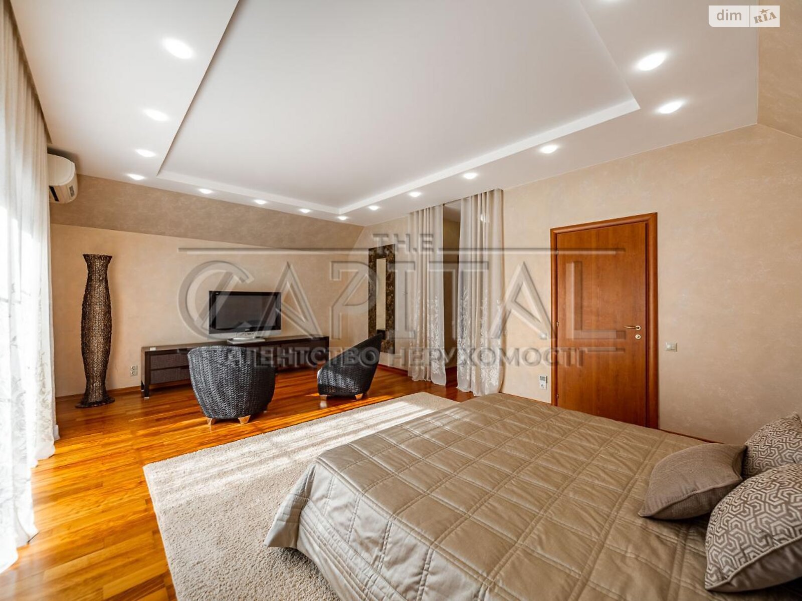 триповерховий будинок з гаражем, 299.6 кв. м, цегла. Продаж у Воронівці фото 1 триповерховий будинок з гаражем, 299.6 кв. м, цегла. Продаж у Воронівці фото 1