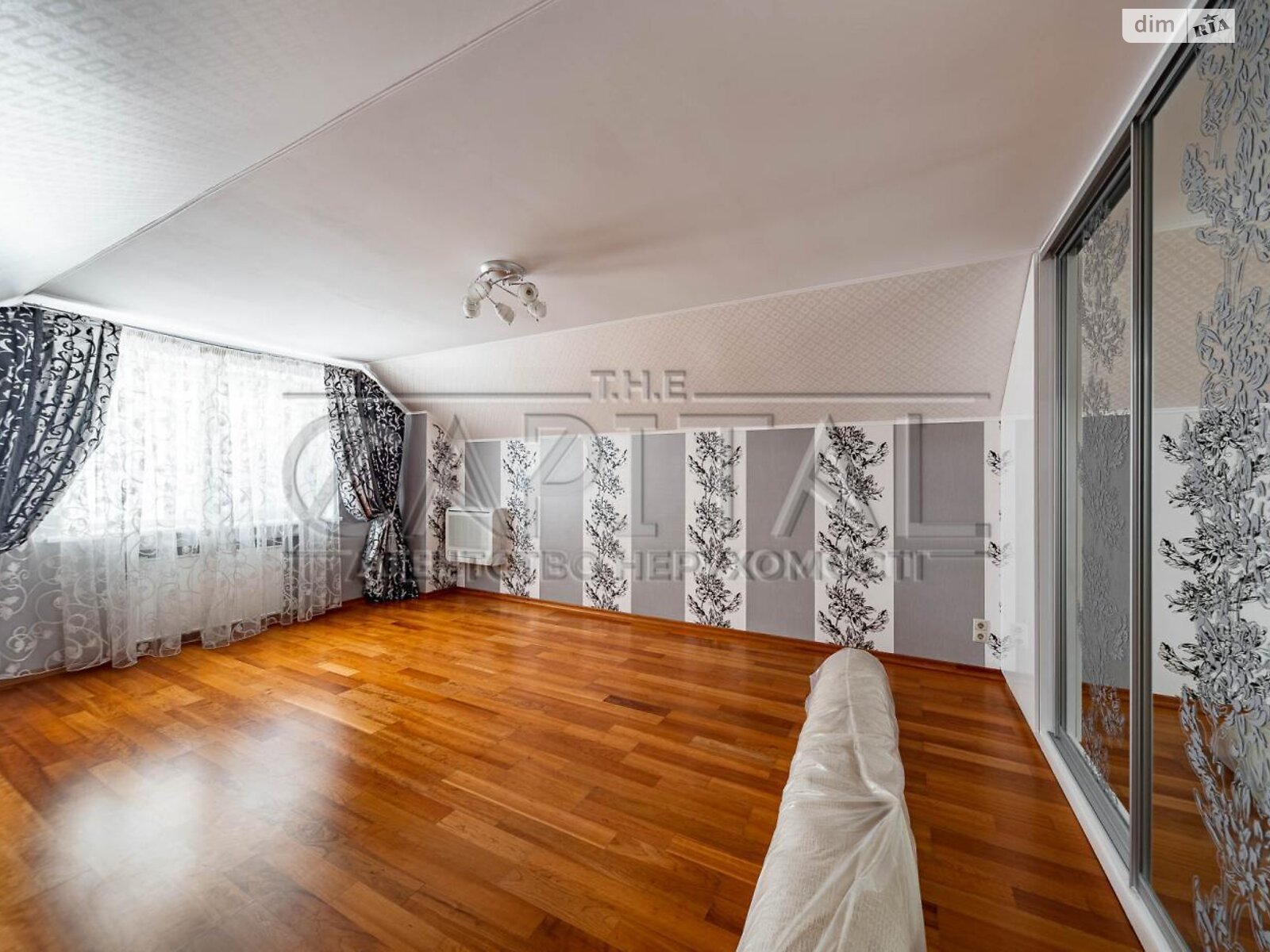 триповерховий будинок з гаражем, 299.6 кв. м, цегла. Продаж у Воронівці фото 1 триповерховий будинок з гаражем, 299.6 кв. м, цегла. Продаж у Воронівці фото 1