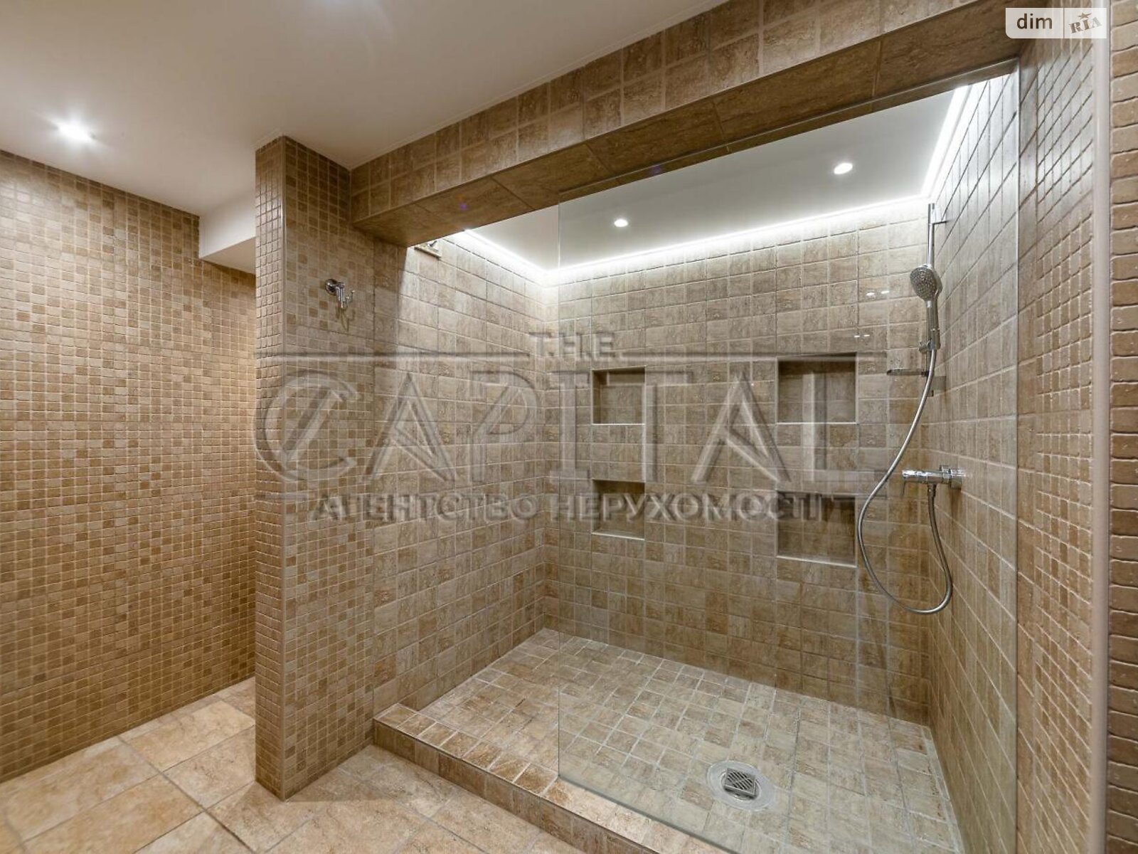 триповерховий будинок з гаражем, 299.6 кв. м, цегла. Продаж у Воронівці фото 1 триповерховий будинок з гаражем, 299.6 кв. м, цегла. Продаж у Воронівці фото 1