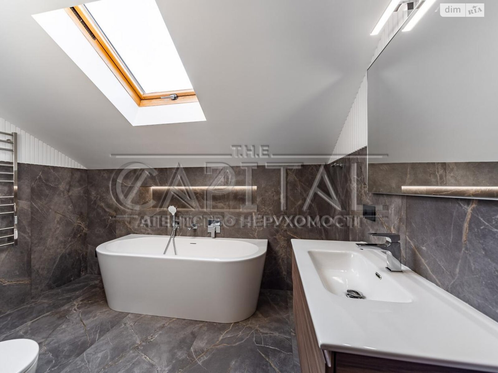 триповерховий будинок з гаражем, 299.6 кв. м, цегла. Продаж у Воронівці фото 1 триповерховий будинок з гаражем, 299.6 кв. м, цегла. Продаж у Воронівці фото 1