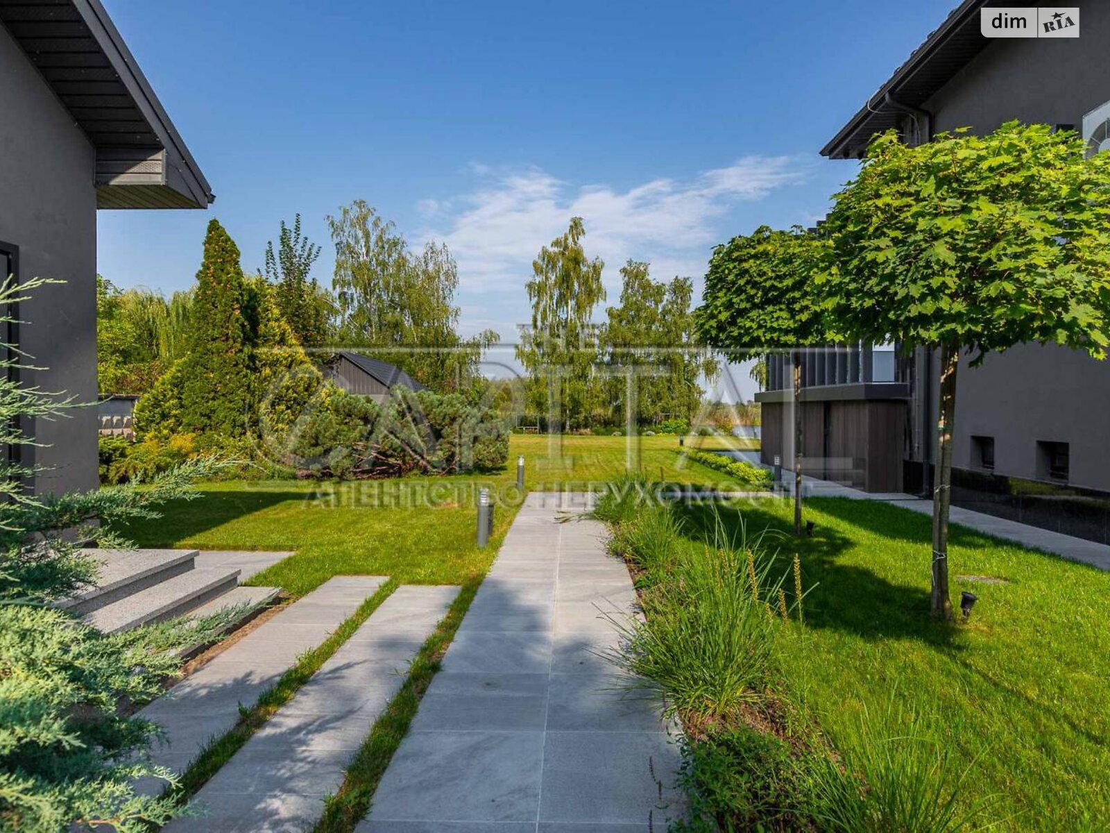 триповерховий будинок з гаражем, 299.6 кв. м, цегла. Продаж у Воронівці фото 1 триповерховий будинок з гаражем, 299.6 кв. м, цегла. Продаж у Воронівці фото 1