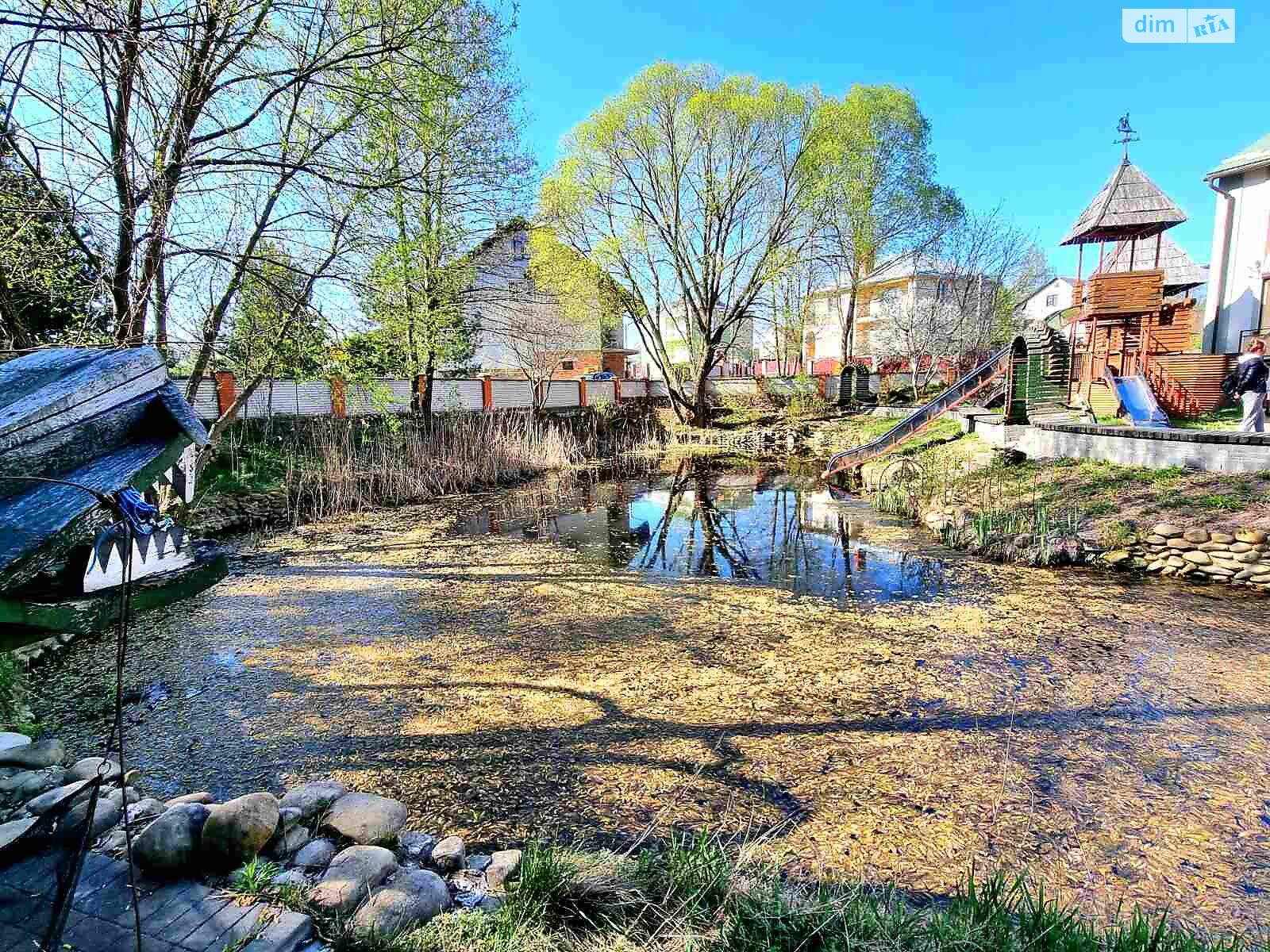 двухэтажный дом с гаражом, 190 кв. м, кирпич. Продажа в Пряжево фото 1