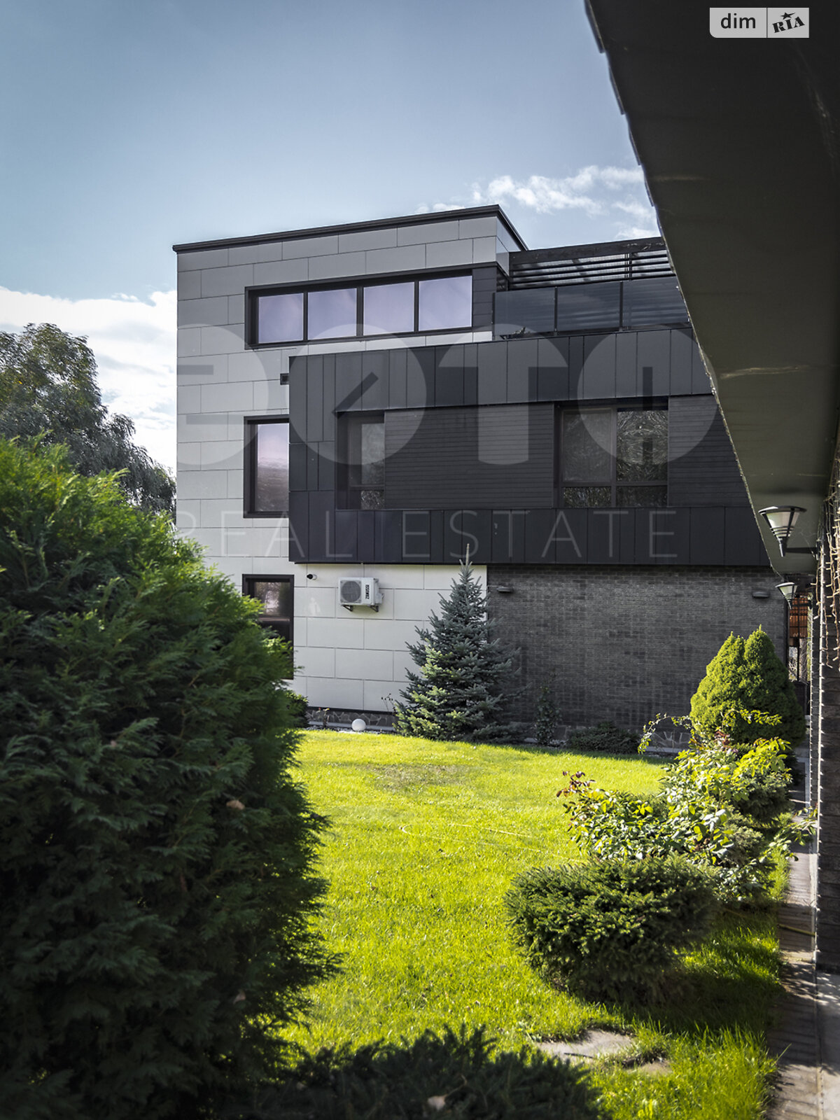 триповерховий будинок з верандою, 215.1 кв. м, цегла. Продаж у Пухівці фото 1 триповерховий будинок з верандою, 215.1 кв. м, цегла. Продаж у Пухівці фото 1