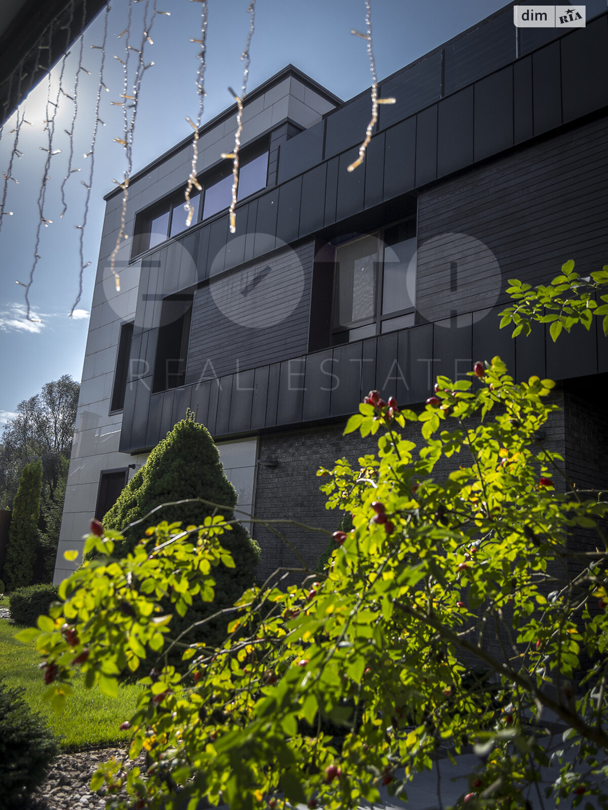 триповерховий будинок з верандою, 215.1 кв. м, цегла. Продаж у Пухівці фото 1 триповерховий будинок з верандою, 215.1 кв. м, цегла. Продаж у Пухівці фото 1