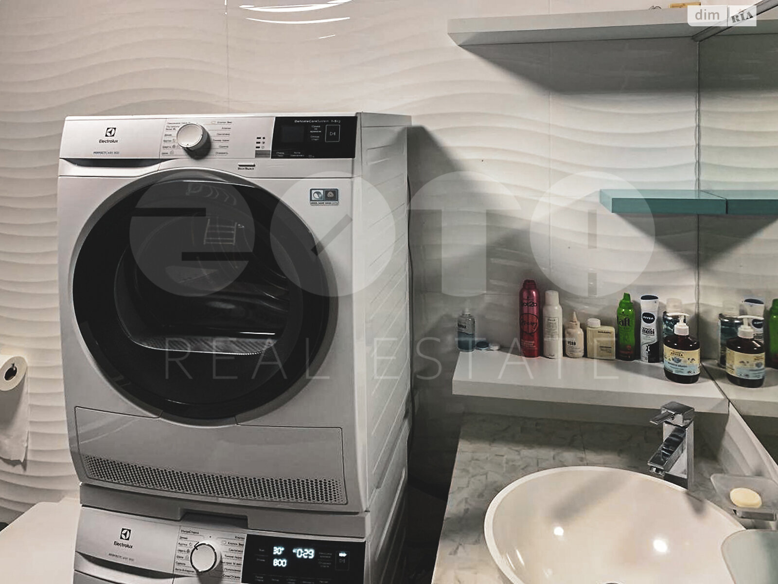 триповерховий будинок з верандою, 215.1 кв. м, цегла. Продаж у Пухівці фото 1 триповерховий будинок з верандою, 215.1 кв. м, цегла. Продаж у Пухівці фото 1