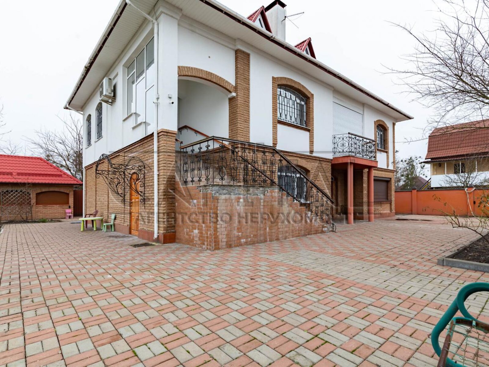 двоповерховий будинок, 315 кв. м, цегла. Продаж у Пухівці фото 1 двоповерховий будинок, 315 кв. м, цегла. Продаж у Пухівці фото 1