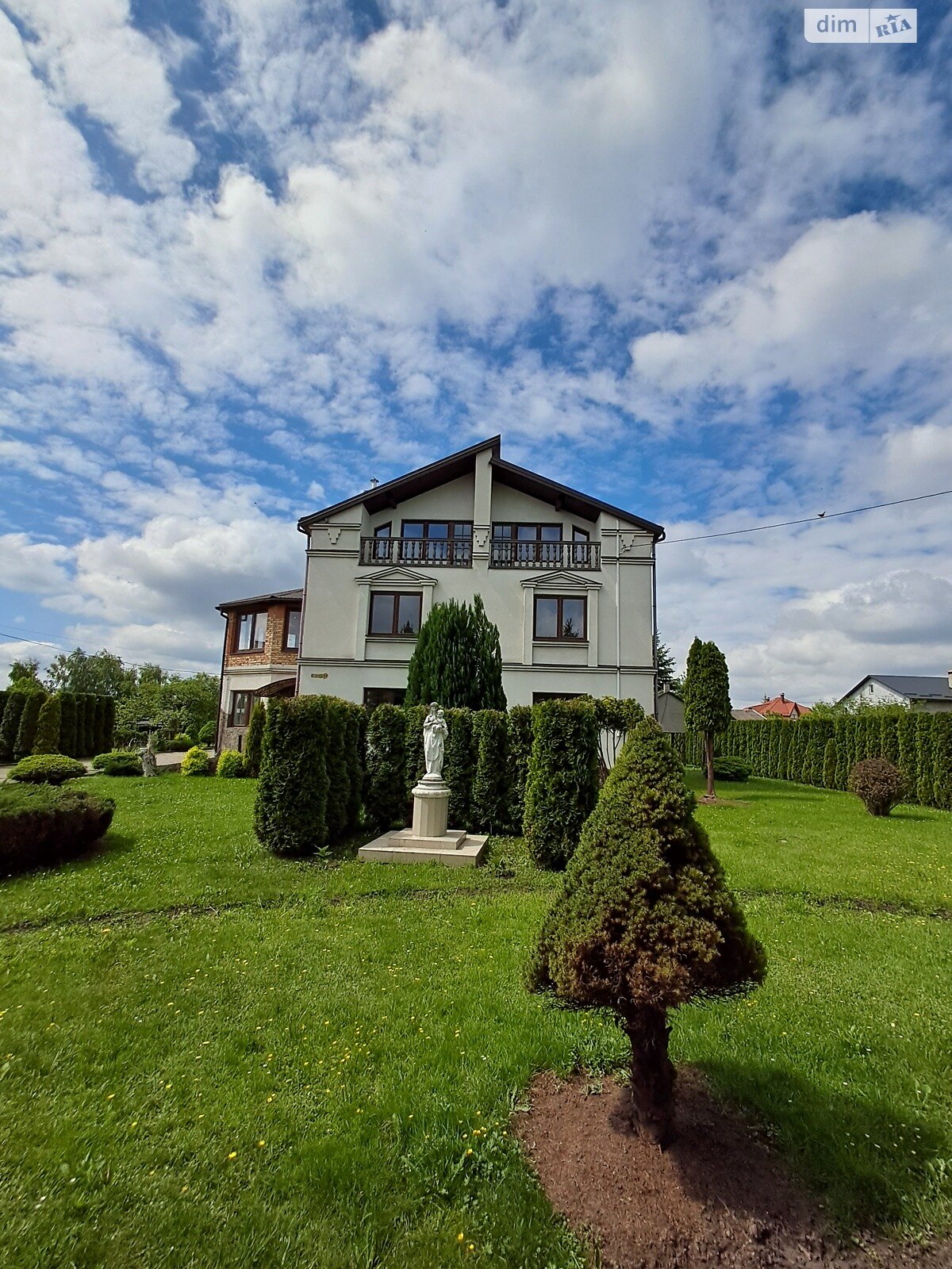 двоповерховий будинок, 267 кв. м, цегла. Продаж в Пустомитах, район Лісневичі фото 1 двоповерховий будинок, 267 кв. м, цегла. Продаж в Пустомитах, район Лісневичі фото 1
