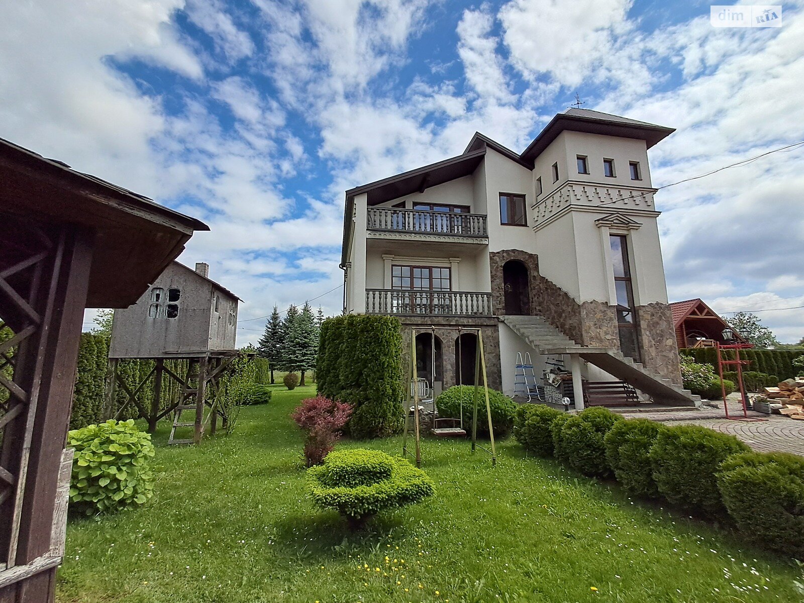двоповерховий будинок, 267 кв. м, цегла. Продаж в Пустомитах, район Лісневичі фото 1 двоповерховий будинок, 267 кв. м, цегла. Продаж в Пустомитах, район Лісневичі фото 1
