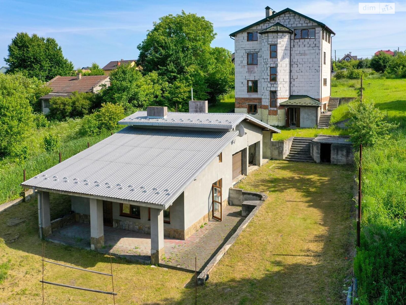 триповерховий будинок з гаражем, 279.9 кв. м, цегла. Продаж у Пустомитах фото 1