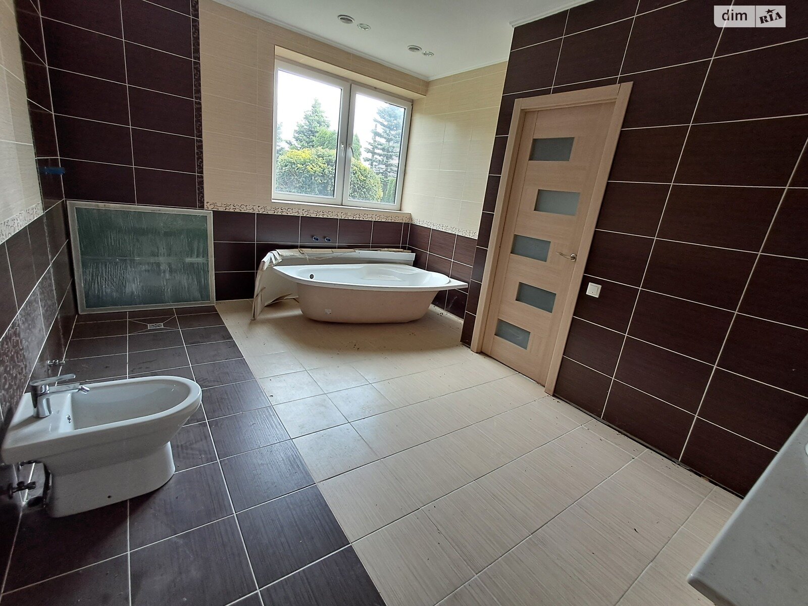 трехэтажный дом, 267 кв. м, кирпич. Продажа в Пустомытах фото 1 трехэтажный дом, 267 кв. м, кирпич. Продажа в Пустомытах фото 1