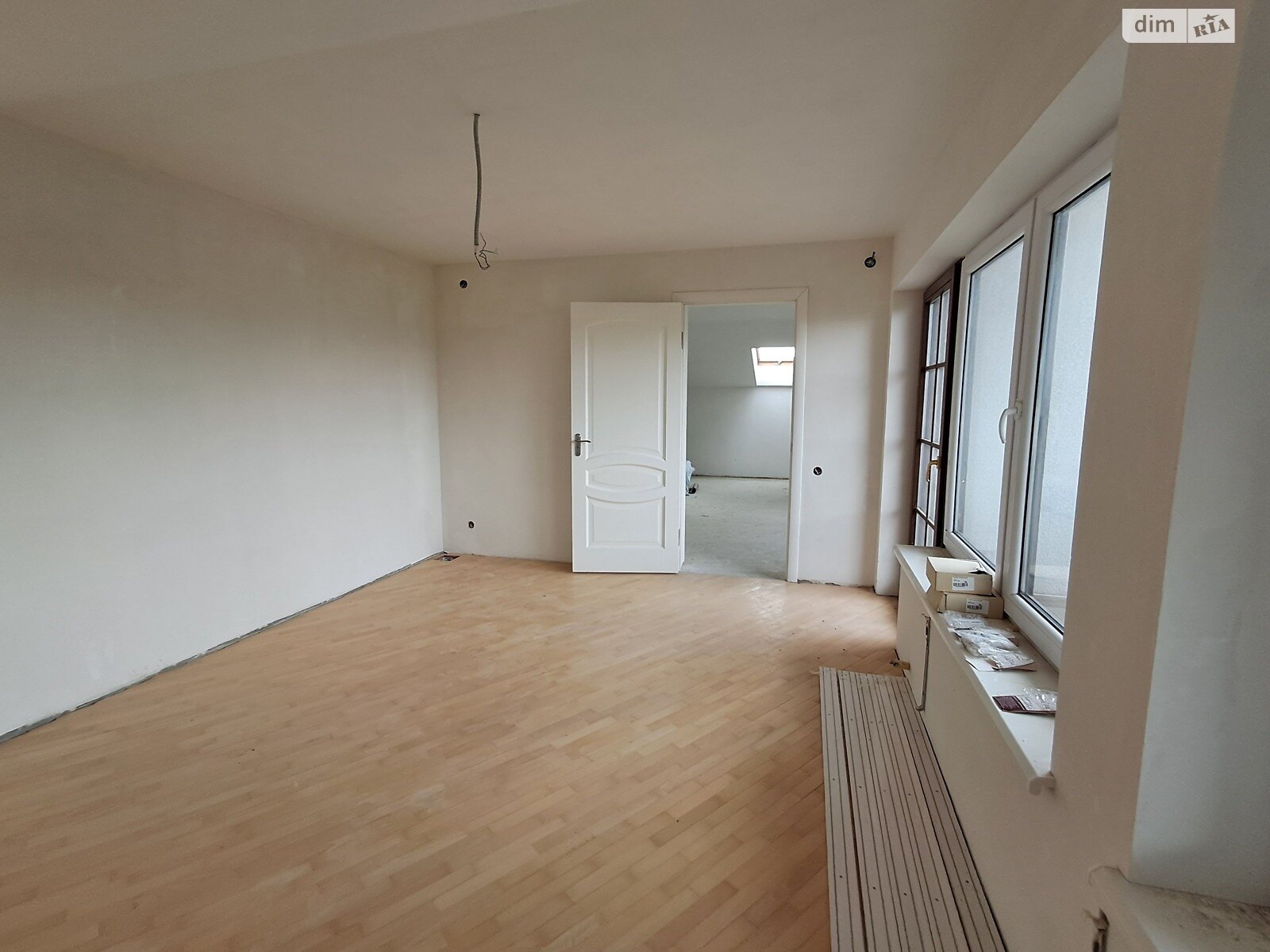 трехэтажный дом, 267 кв. м, кирпич. Продажа в Пустомытах фото 1 трехэтажный дом, 267 кв. м, кирпич. Продажа в Пустомытах фото 1