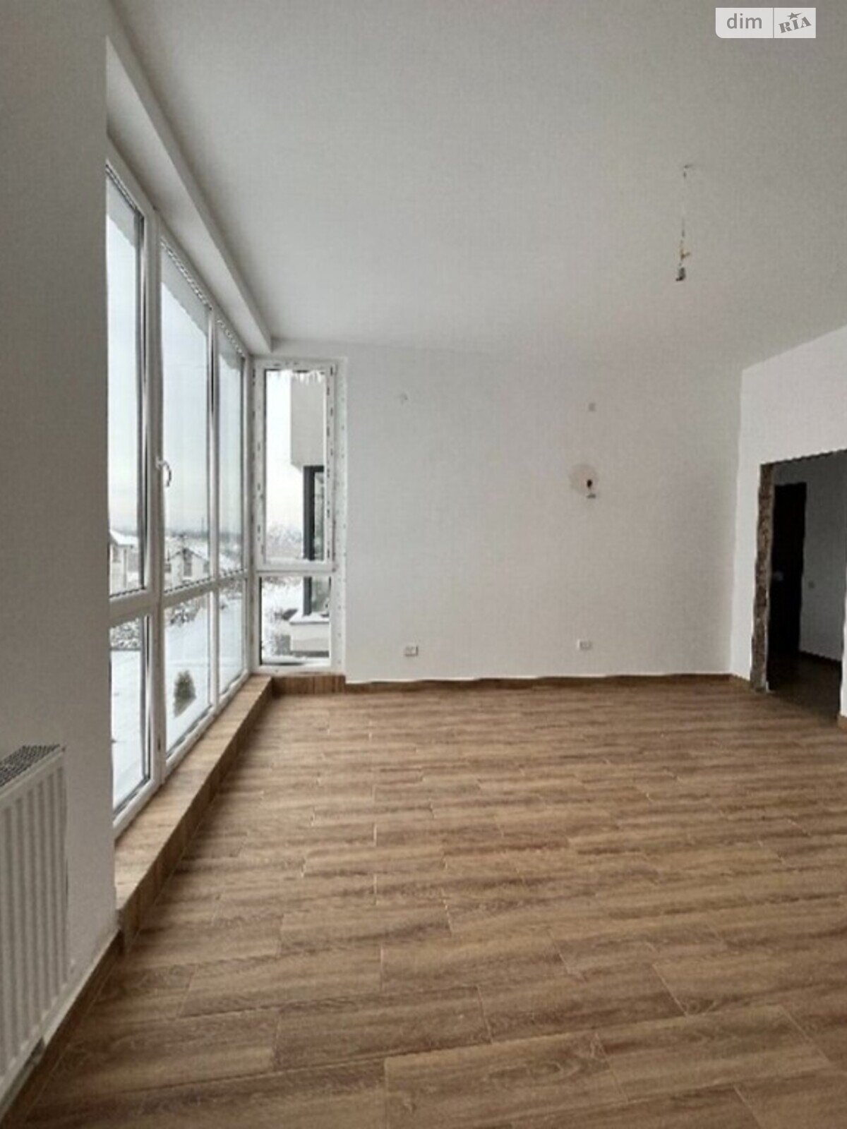 трехэтажный дом с балконом, 220 кв. м, кирпич. Продажа в Малечковичах фото 1