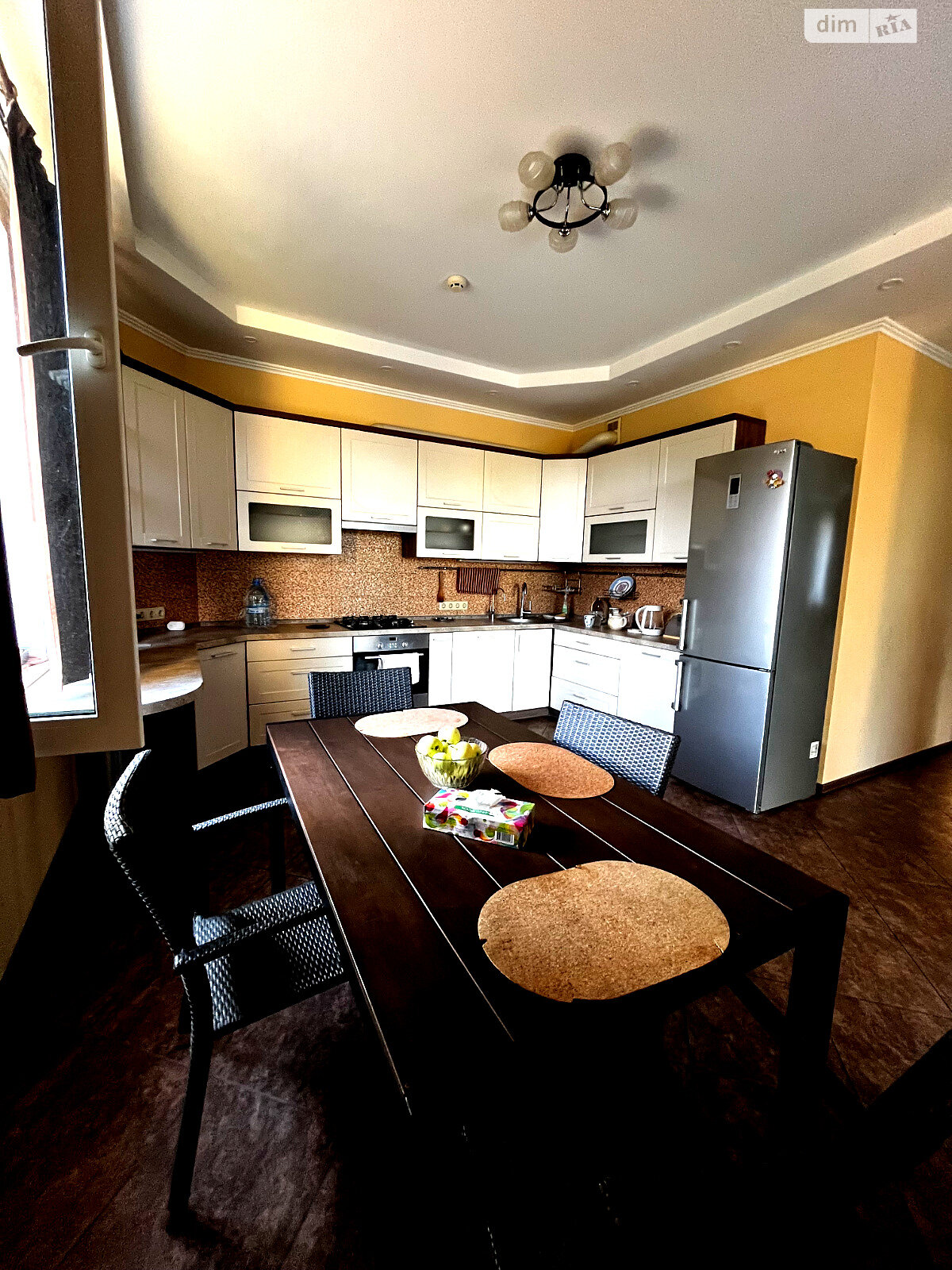двоповерховий будинок з верандою, 294.8 кв. м, цегла. Продаж у Путрівці фото 1 двоповерховий будинок з верандою, 294.8 кв. м, цегла. Продаж у Путрівці фото 1
